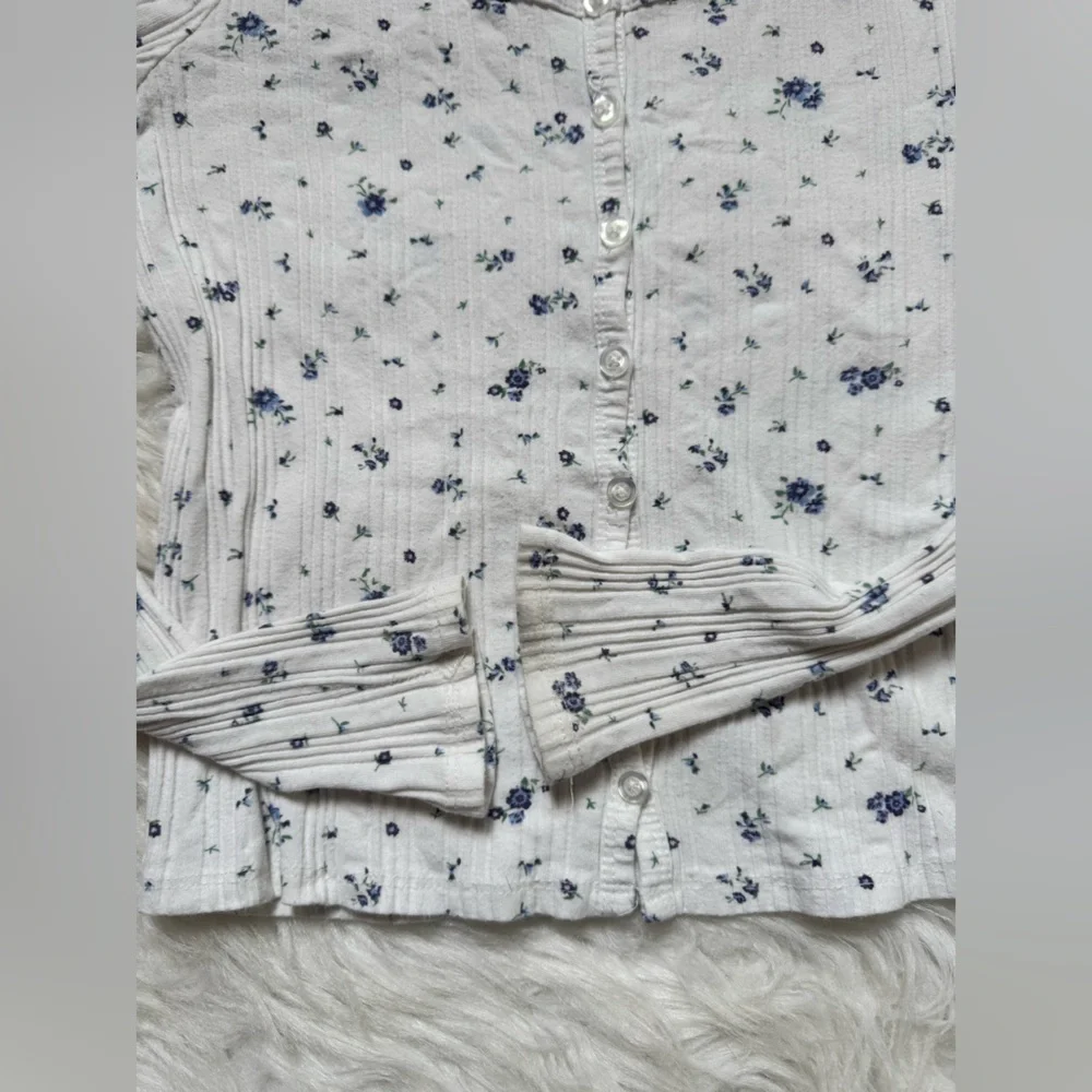 Floral Button-Down Sleepwear Top - Picture 4 of 7